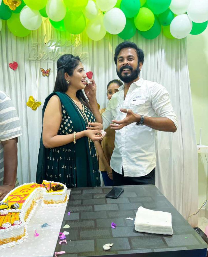 Julie_Army_offl's tweet photo. JULIE's Birthday Celebration !! 
😍😍😍😍😍😍😍😍😍
#HBDJulie #Julie https://t.co/pBXYXatYoR