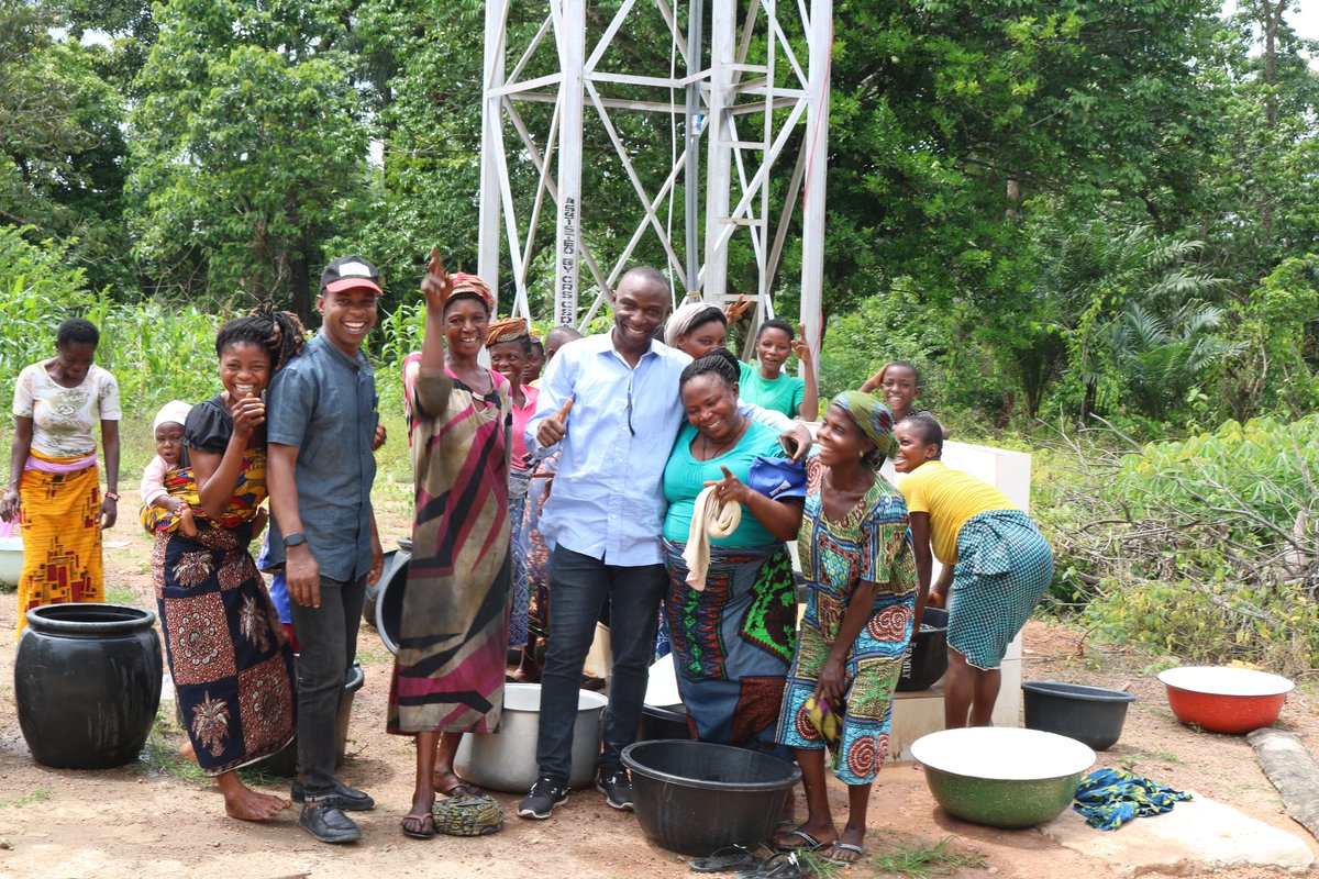BEwung's tweet photo. #Water for Rural Dwellers comes with this sustaining and refreshing smiles and relief. Yours sincerely sharing in the joy of having #ImprovedAccess to water in #Ochagbe @crossriverstate. #Service4Impact https://t.co/23tmnlAtAR