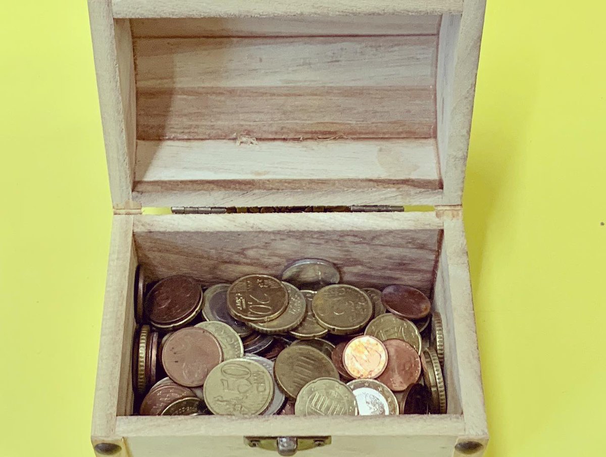 SJTherapy_'s tweet photo. Toolkit Tuesday 💛
I want to share with you today some of the ‘chests’  from my play therapy toolkit along with the ‘coins’.
#toolkittuesday #playtherapytoolkit #developingtoolkit 
#playtherapy #playtherapist #children #pru #primary #secondary #semh #trauma #developmentaltrauma https://t.co/jI7JOGRrHW