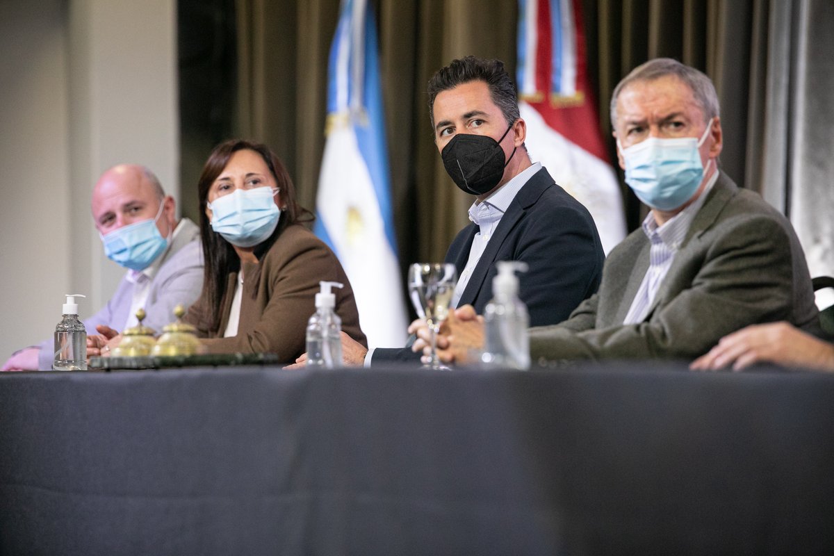 ManuelCalvoCba's tweet photo. Estos convenios nos permiten generar la inclusión digital, para seguir garantizado el acceso a más educación, a más trabajo y a mayor valor agregado en toda nuestra provincia.
#ConectividadCBA https://t.co/l5a2ILpkSy
