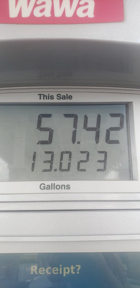 MEAGOLAS's tweet photo. "I don't look at gas prices"
Kristin Wiig in bridesmaids voice "oh you doooont?" https://t.co/iKxZ8gUugs