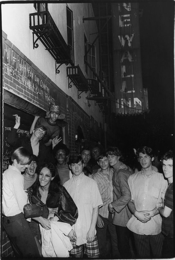 Youkounkoun75's tweet photo. #Stonewall, il y a 53 ans.

#StonewallRiots https://t.co/hDElTrVdjM