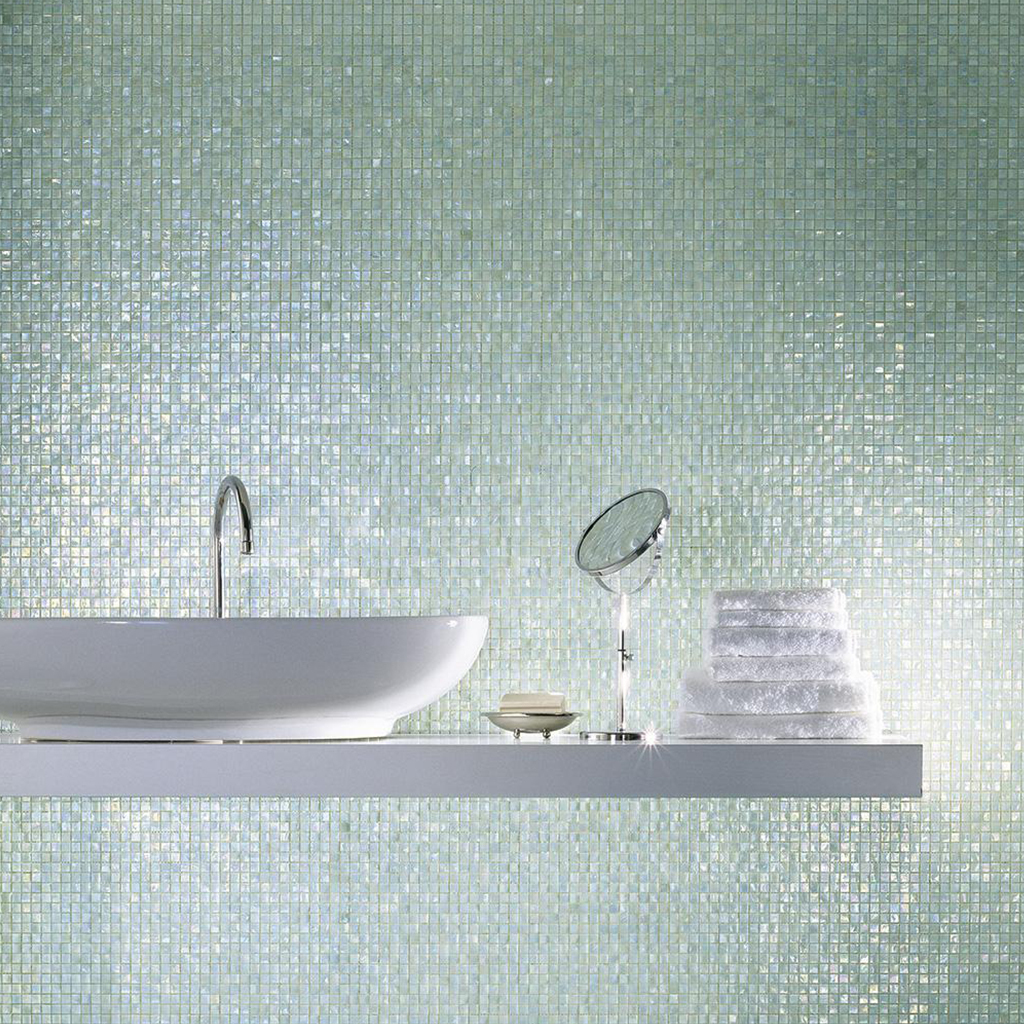 It's time for some #TileTuesday savings! This week, save 10% on the Fern 5/8" x 5/8" glass tile by using code 'TILETUES'! 😍 Rounded edges, and a stunning iridescent finish make this glass tile perfect for your swimming pool or bathroom. 🛁

bit.ly/3NGUHl7