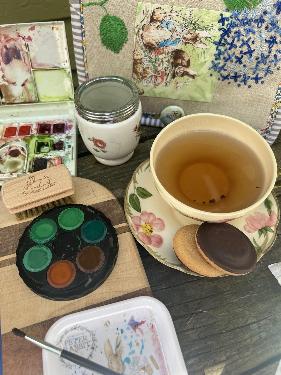 Set to a Tea tweet media