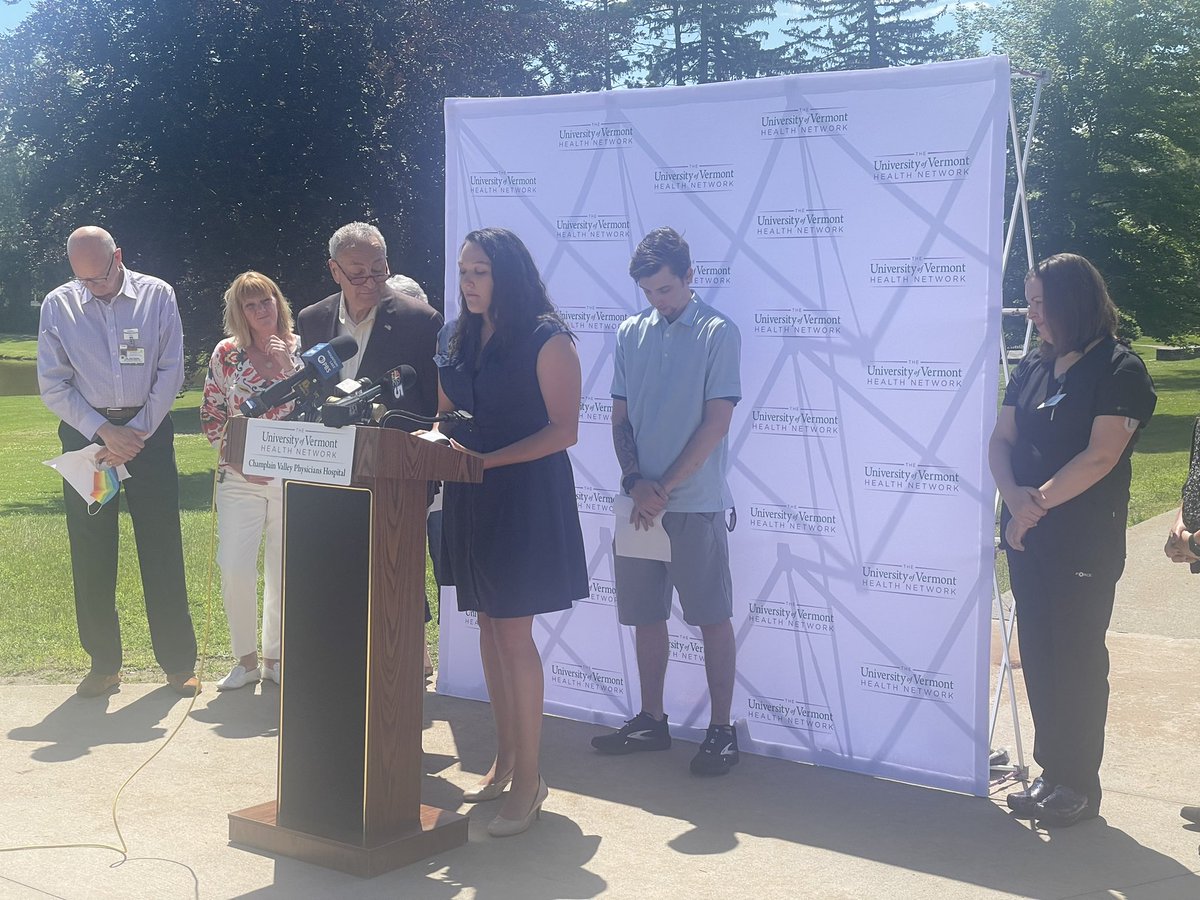 Thanks <a href="/SenSchumer/">Chuck Schumer</a> for visiting @CVPHMC today to announce legislation that would cap diabetic medication at $35. A healthy population is critical for a healthy economy! #success #economy #populationhealth