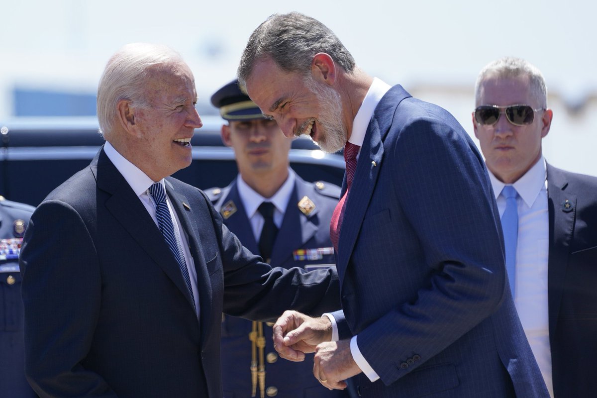 VGnarlyV's tweet photo. A las 16:00 he quedado con el gilipollas ese que tenéis por Presidente después de esquivarlo durante año y pico, ¡no veas la que os ha caído con Antonio, niño! https://t.co/eVwlPOxIjg