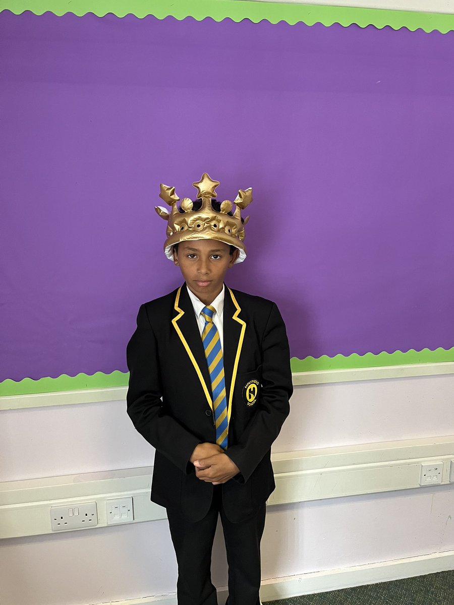 HolyheadHums's tweet photo. Today 7A1 were lucky to be visited by Charles I while he was on trial during the Civil War - he made sure everyone referred to him as ‘King’ and made sure to give out lots of orders (as any king should!)🤴🏻@holyhead_school https://t.co/w4QvIsaEBI