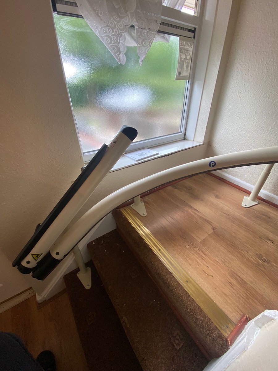 You’re more than welcome to stare in glee at this one 😉

Have a look at this recent fitting for a <a href="/HandicareGlobal/">Handicare Accessibility</a> Freecurve stairlift with a powered hinge 😍

Our engineer told the office how polite this client was! We love to hear it always ❤️

Enquiries: 01733857421 ☎️