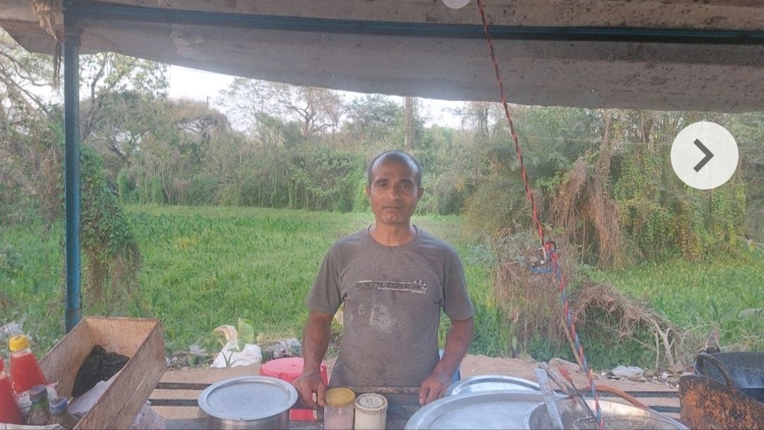 Bhaskarpaul_IND's tweet image. @fooddeptgoi @fssaiindia आप लोगों से अपील है कृपया ध्यान से देखें घाटशिला मुंहभंडार नाला पार में चिकन पकोड़ा लगाने वाला लाला चिकन पकोड़ा दुकान मे अब 1 दिन या 2 दिन पुराना बचा हुआ चिकन पकोड़ा लोगों को फ्राई करके दे रहा है। चिकन पकोड़ा फाड़ के देखा अंदर का चिकन ब्लैक हो गया था ।