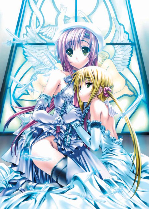 「ハヤテのごとく」で同人誌描かせて頂いていた頃は耽美系表紙ばかり描いてました。ゴスロリ服好きなんです。 