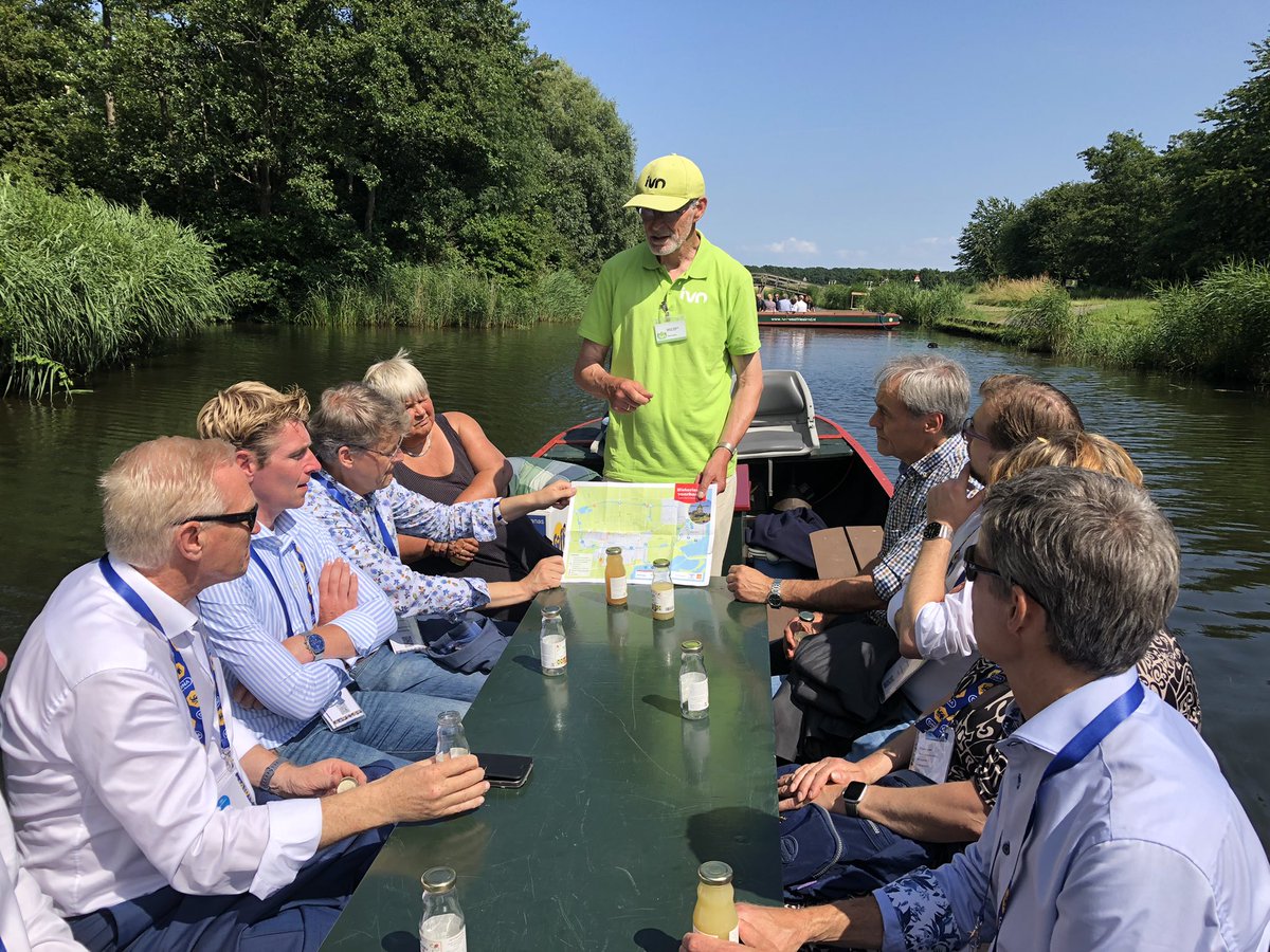 bertnederveen's tweet photo. Mooie excursie door streekbossen en oorspronkelijke sloten bij #Bovenkarspel olv gidsen van @IVNNederland. #vngcongres2022 https://t.co/OZ8nXXdrmK