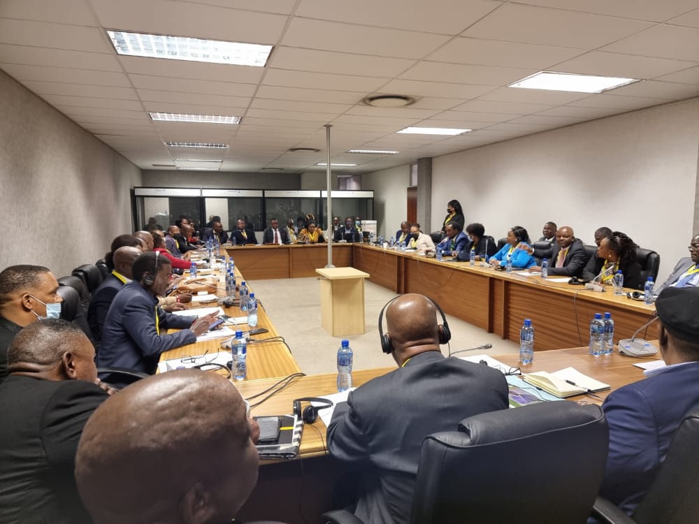 ParliamentZim's tweet photo. The Southern Region caucus is meeting to nominate a candidate to represent the Region, Hon Majodina from South Africa is chairing the session. @ParliamentofRSA @AfrikParliament @UPanAfricanists @ZBCNewsonline @HeraldZimbabwe @ChronicleZim @InfoMinZW @ZimZPJF https://t.co/emHSZG0gL4