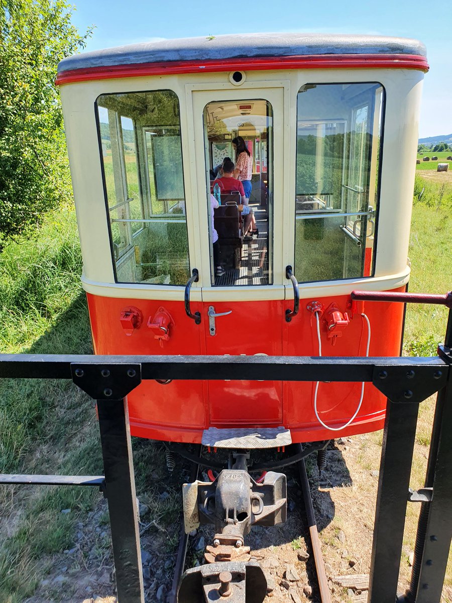 Die #Schmalspurbahn aus der österreich-ungarischen Monarchie fährt gemütlich durch #Natuschutzgebiet in #Siebenbürgen #Rumänien #Travel #Reisen #tourism #Romania #Bahn #NOSTALGICTRAIN
