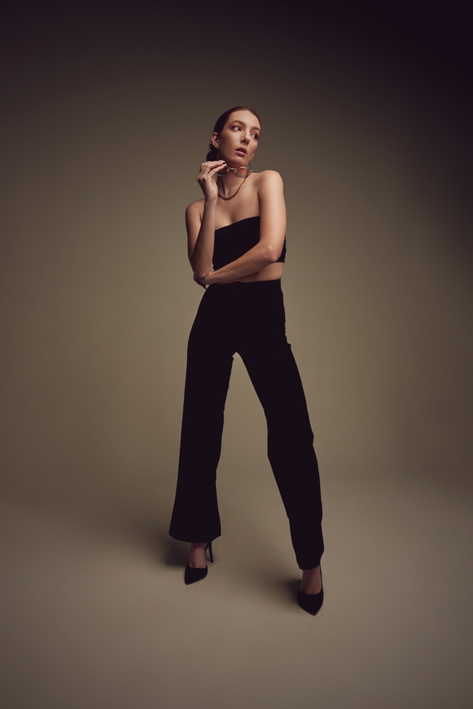 elmererana's tweet photo. Autumn - another shoot in studio, and she makes it smokin. 
#portrait #photography #ocfportrait #flashphotography #yyc #yycmodels #internationalmodel #lightshaping #studiolighting https://t.co/HnxaO8Q4cb