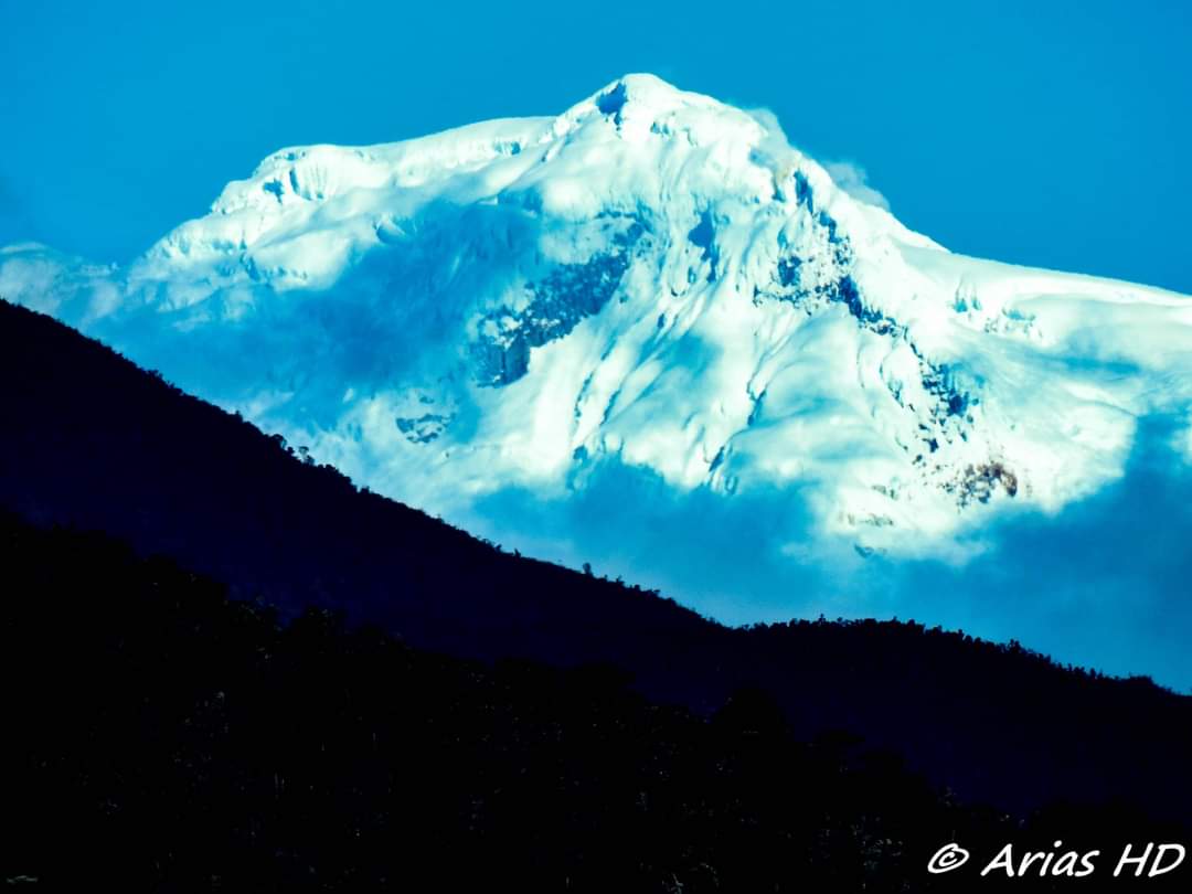 AriasDilmer's tweet photo. El majestuoso Nevado del Huila
Observado desde la Finca Buena Vista, Vereda Santa Teresa, del Municipio de Santa María Huila, de propiedad del Señor Aldemar Trujillo... Un privilegio poder verlo... https://t.co/l5DgJ6jtpR