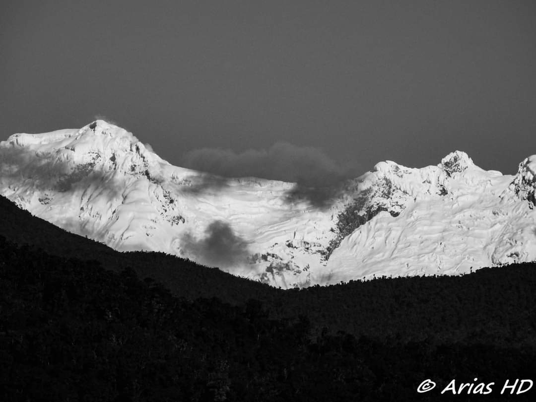 AriasDilmer's tweet photo. El majestuoso Nevado del Huila
Observado desde la Finca Buena Vista, Vereda Santa Teresa, del Municipio de Santa María Huila, de propiedad del Señor Aldemar Trujillo... Un privilegio poder verlo... https://t.co/l5DgJ6jtpR
