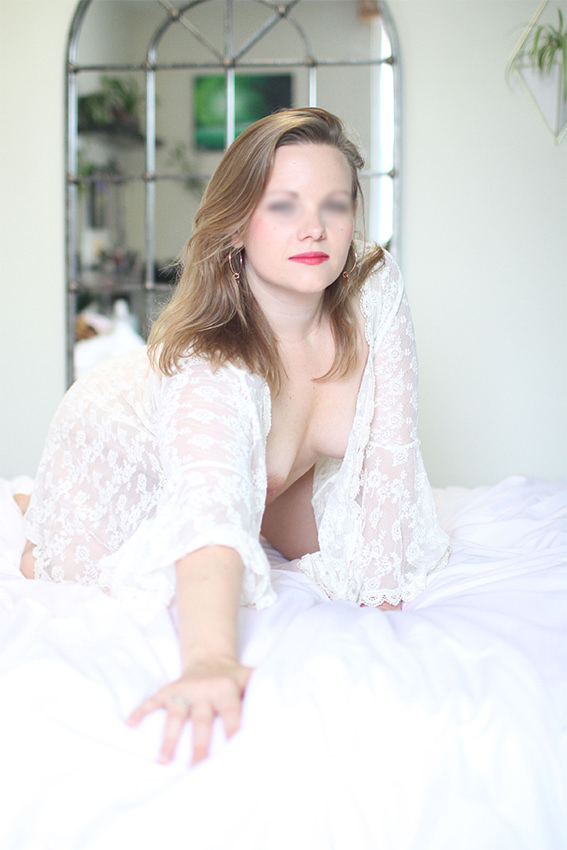 MeetKacieRose's tweet photo. What would your life be like if you started asking for what you truly desire? Let me support you on a journey of self discovery. #SexCoach #SacredIntimate
https://t.co/2UafcGA2cB https://t.co/ihetEXz7vP