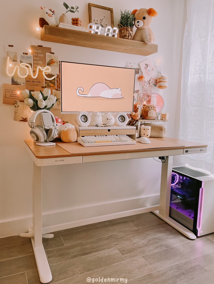 miranda ッ (@goldenmirmy) on Twitter photo 2022-06-28 14:04:46 desk reveal 💗🤍 // huge thanks to @FlexiSpot for sending over their 48” all-in-one standing desk 🤩💛 #flexispot #desksetup desk reveal 💗🤍 // huge thanks to @FlexiSpot for sending over their 48” all-in-one standing desk 🤩💛 #flexispot #desksetup