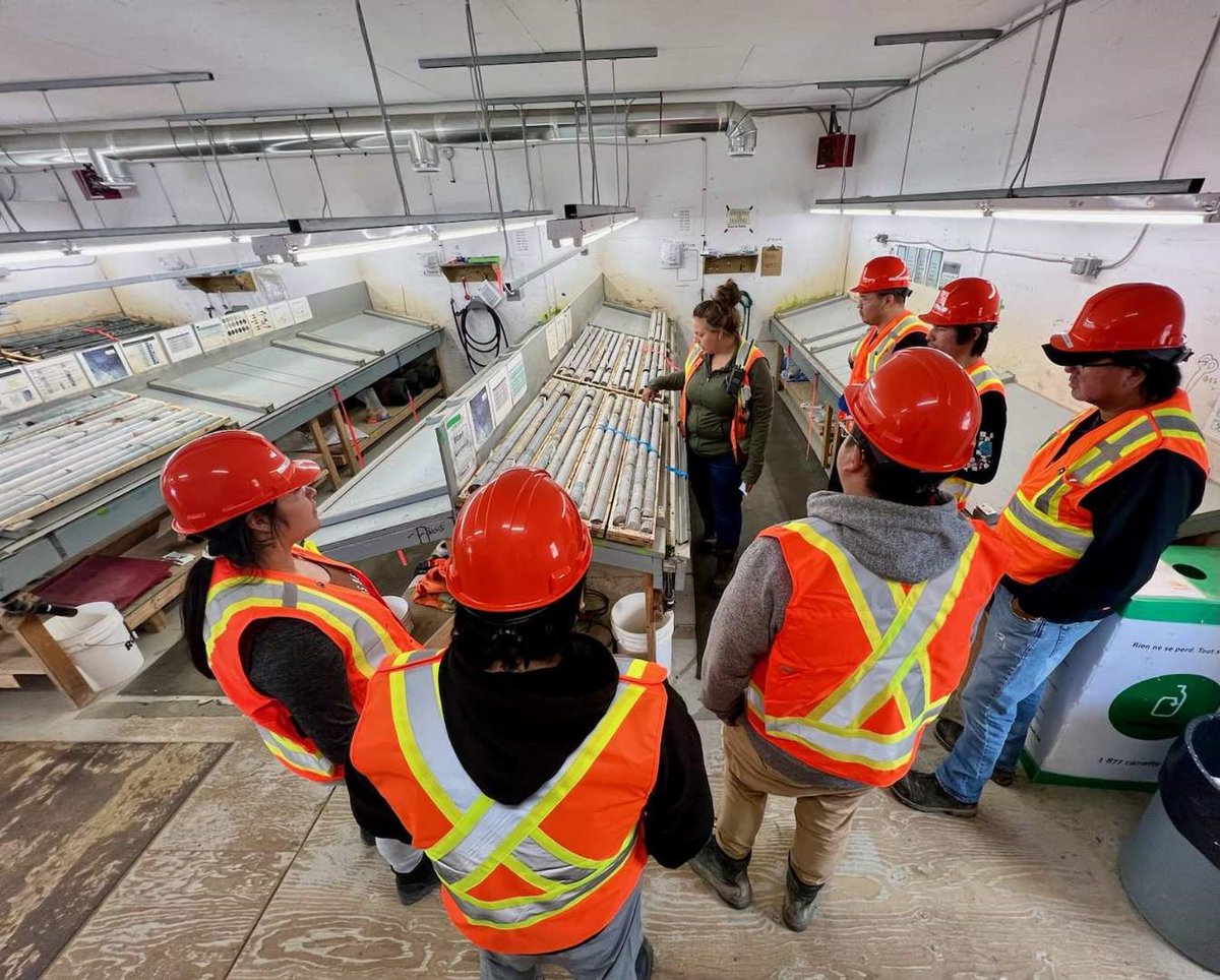 MiHRCouncil's tweet photo. #MiningEssentials recently began a delivery in the @CreeWaswanipi community in Quebec, in partnership with the @Osisko_Mining Windfall project & @CSMOminesQc. The learners will be immersed in an 8-day on/6-day off rotation, gaining full and meaningful mining training. https://t.co/UY7p6kAbsP