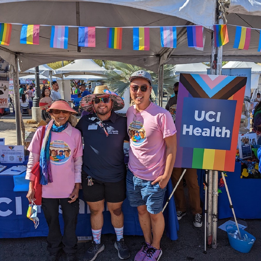 UCIrvineHealth's tweet photo. Members of the #UCIHealth #genderdiversity and #primarycare teams recently helped celebrate @oclgbtqpride.
Learn about our Gender Diversity program and see a list of LGBTQ+ champion providers at https://t.co/joIIrsshKH
#Pride2022 #PrideMonth #PrideOC https://t.co/4OGPTFklTP