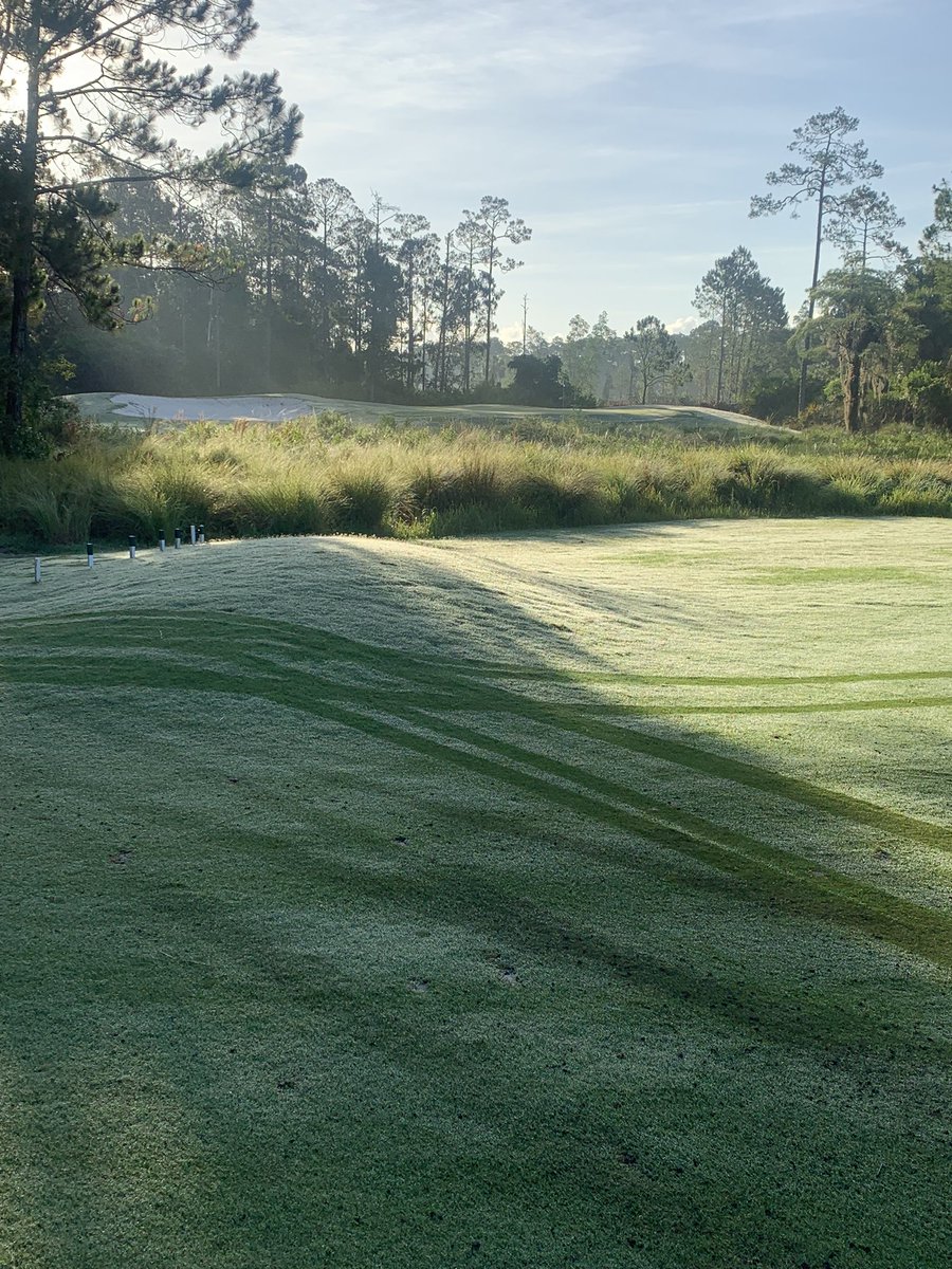 Ballin’ at the beach 🏝