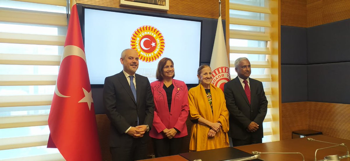 #Cuba🇨🇺 En un ambiente amistoso y franco, intercambiamos con el presidente de la Comisión de Relaciones Exteriores, Sr. Akif Çagatay.🇹🇷

Abordamos temas relativos a las relaciones bilaterales y sus proyecciones futuras y de actualidad sobre las relaciones internacionales.