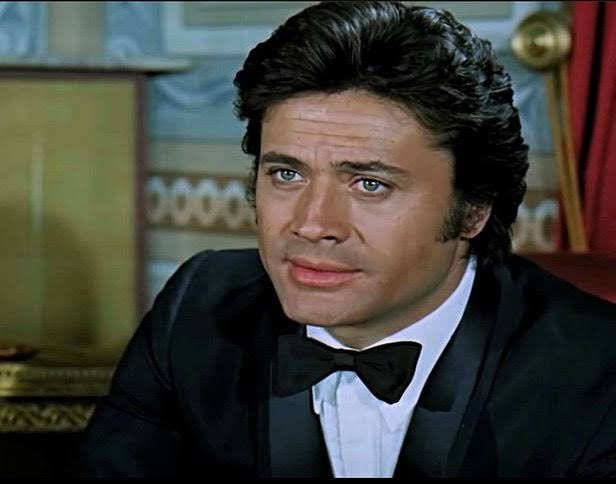 Türk sineması'nın usta isimlerinden Cüneyt Arkın'ı kaybetme'nin üzüntüsünü herkes gibi yaşıyor, ailesine ve sevenlerine başsağlığı diliyoruz.
Mekanı cennet olsun.