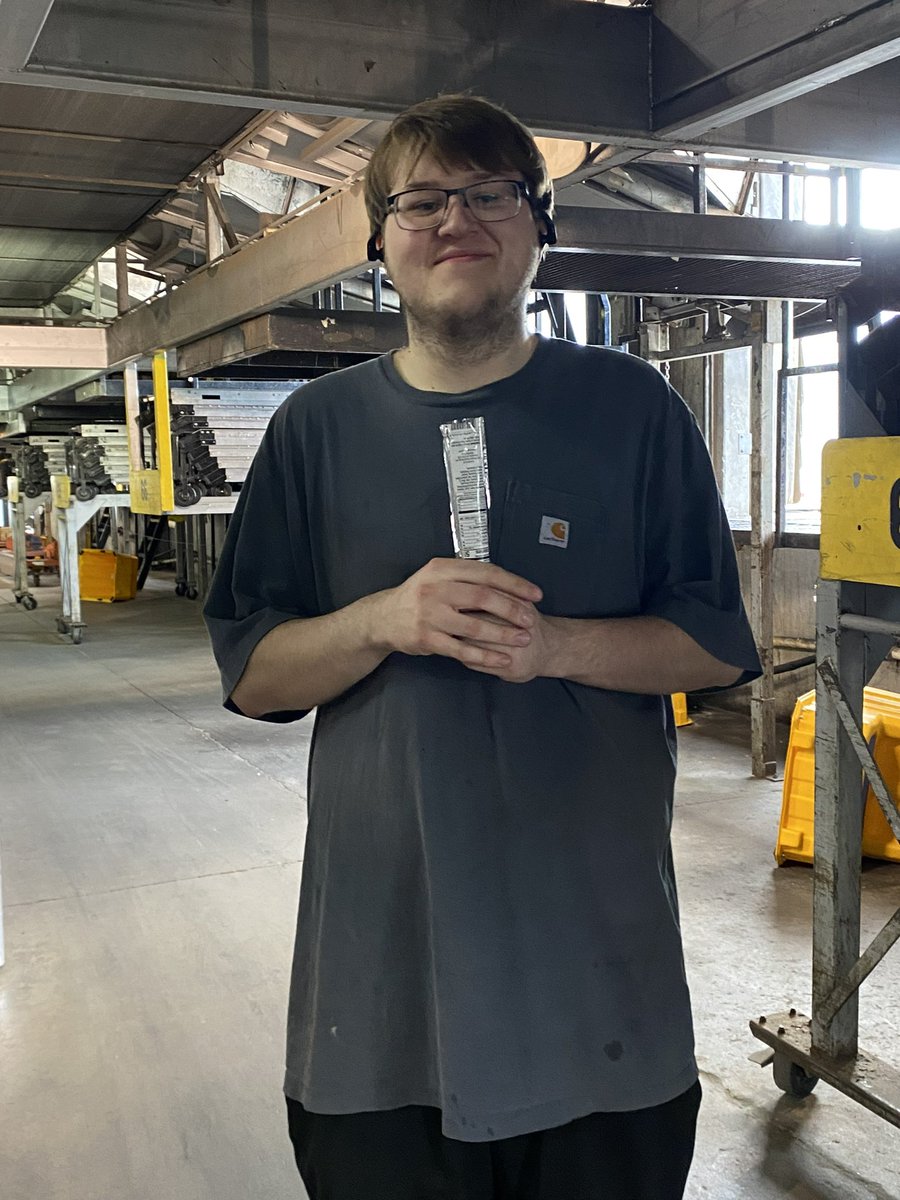 okc_preload's tweet photo. Mariah is on the move making sure everyone knows their hydration facts and that they are keeping hydrated!! #Wellness #OperationEndDehydration
#UPS #okcpreload #Hydration #OKC #UPS #TeamWellness #TeamSafety https://t.co/nABdPe3q6t
