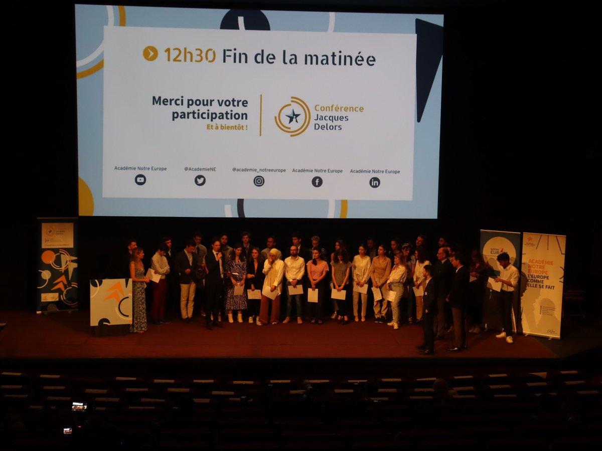 ✨ Toutes nos félicitations aux Alumni 2021-2022, promotion David Sassoli. Ils ont récupéré leurs diplômes ce mardi 28 juin, des mains de <a href="/FernandesSof/">Sofia Fernandes</a> et <a href="/EnricoLetta/">Enrico Letta</a>. 

🥳 Bravo !