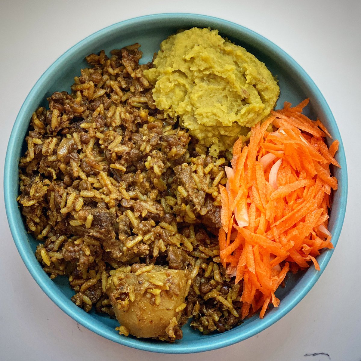 zola_nene's tweet photo. LUPPER or LINNER?
.
It’s always the right time to eat briyani, dhal & carrot salad! 😄
.
.
#zolanene #briyani #biriyani #lupper #linner #food #dhal #carrotsalad #yummy https://t.co/lgDD6GJ8Fj