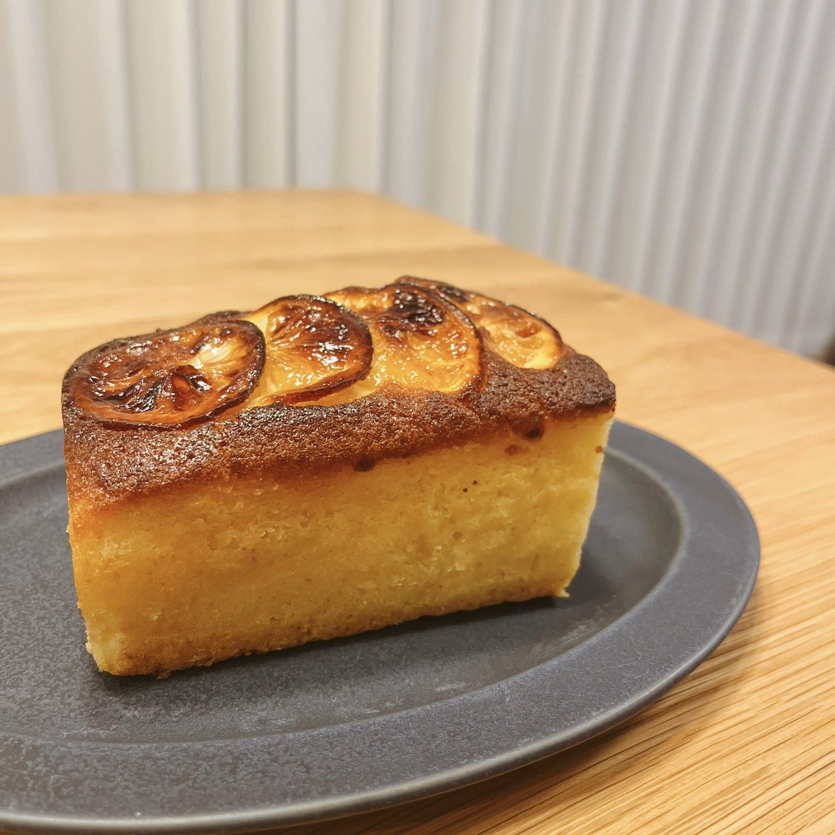 cooking_haru_u's tweet photo. 自家製レモンシロップでレモンパウンドケーキ🍋
今日はレモンだらけでした〜〜
#お菓子作り https://t.co/7KUfTTYBOt