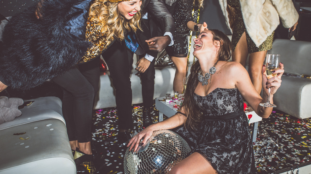 SwingersAdvMag's tweet photo. What happens at a swingers club? Find out here. https://t.co/S6aWcvmRPd #swingers #swingerlifestyle #swingersdating #swingercommunity https://t.co/RZcaKvfNOz