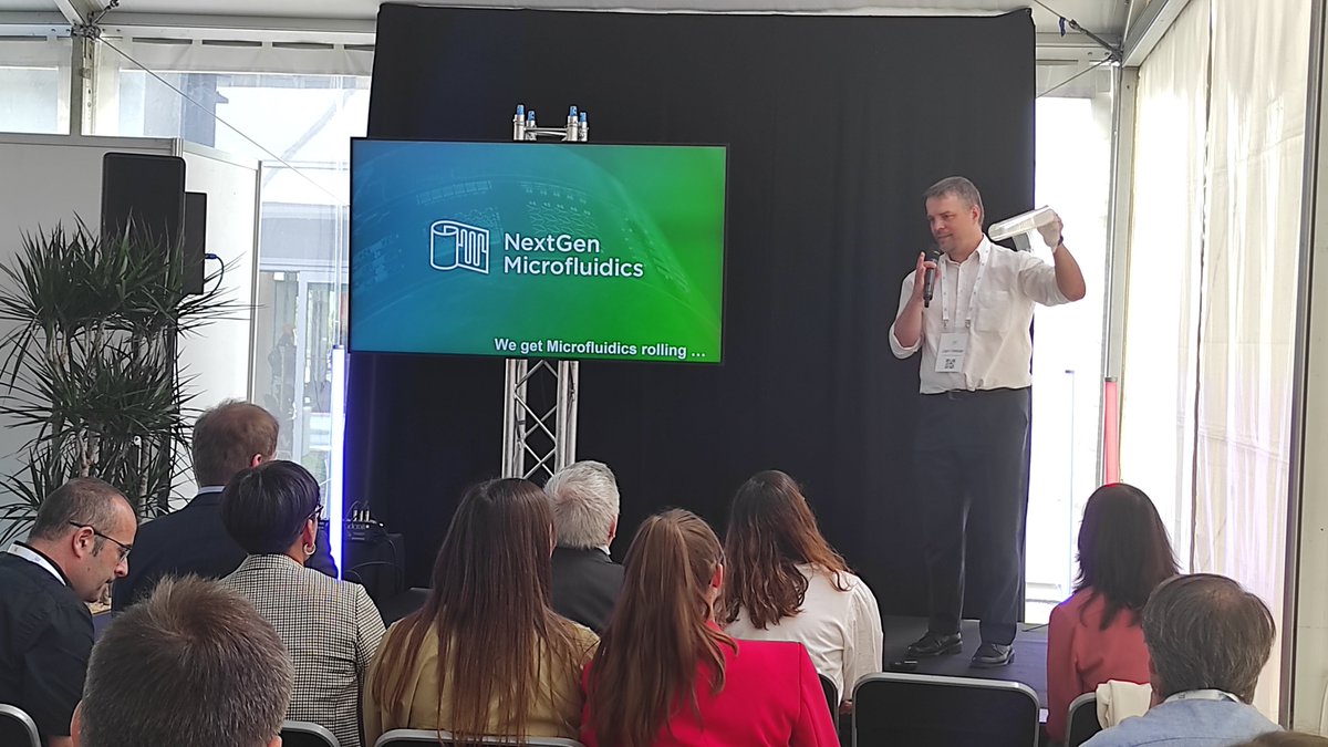 At #IndTech2022, <a href="/JanHesse16/">Jan Hesse</a> presents NGM: "Next generation test bed for upscaling of #microfluidic devices based on nano-enabled surfaces and membranes" in a 5-minute #OITB pitch.

lnkd.in/dGEwNNz

#labonafoil #labonachip