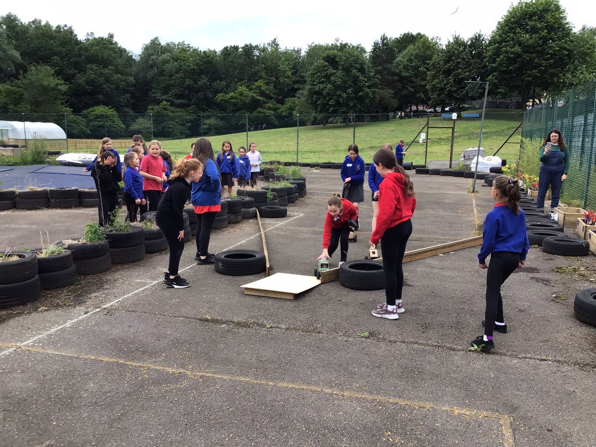 Lewis Girls' Science tweet media