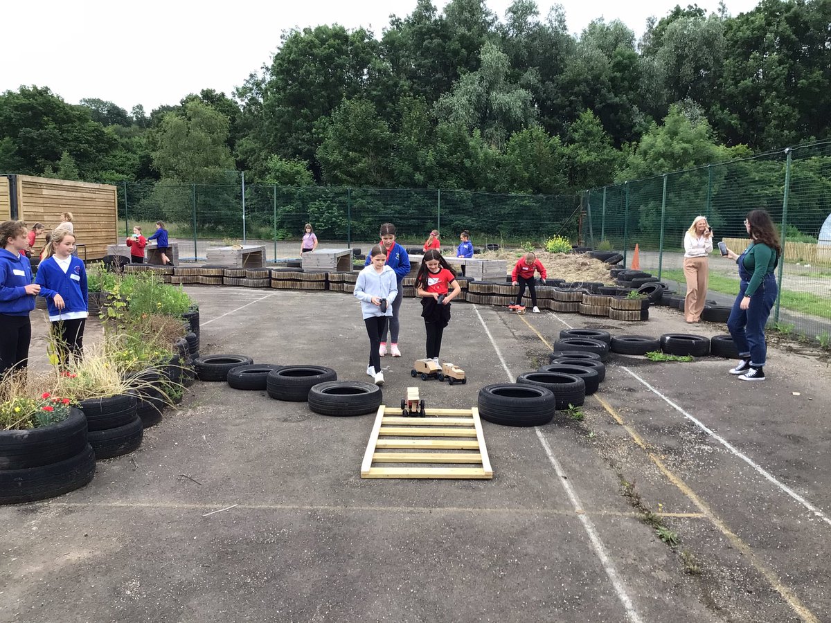 Lewis Girls' Science tweet media