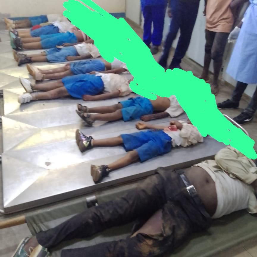 #Sud-Kivu: 8 écoliers tous village SOS et leur chauffeur du bus scolaire sont morts dans un accident circulation à Bukavu ce mardi 28 juin 2022. Leur bus est entré en collision avec un camion qui a connu un problème du système de freinage.