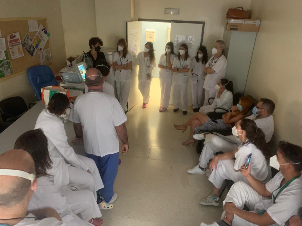 Sesión interdisciplinar en <a href="/UrgPoniente/">Urgencias Poniente</a> sobre capacitación en VMNI y optimización en el uso de nuestros equipos.