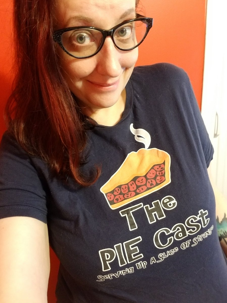cherrycyannide's tweet photo. I used to do a podcast. I miss it. Gotta get back into it I think. #thepiecast #podcast https://t.co/xp4HcyIrfj