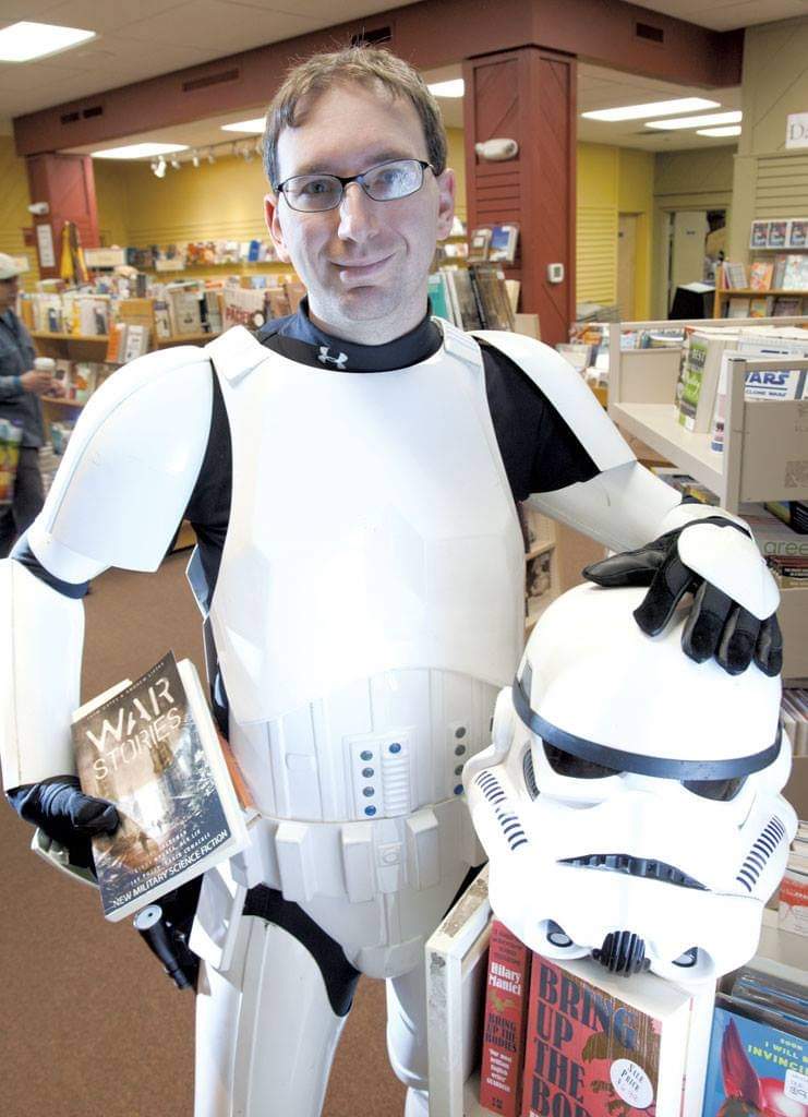 tk210's tweet image. If you're one of my costuming community friends, I just have two words: must have. Yesterday I received an advance copy of Andrew Liptak's "Cosplay: A History." I couldn't stop turning the pages. This is a fascinating read. I highly recommend. #cosplay

simonandschuster.com/books/Cosplay-…