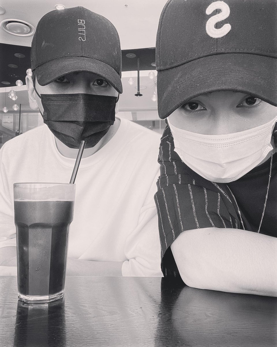 LAUFanatic's tweet photo. 220628 Jonghyo's Instagram post.
#LAU #LUKUS #LU4US #Jonghyo #KimJonghyo #종효 #김종효
https://t.co/Njo1lNcYuf https://t.co/e9IzwIwbVH