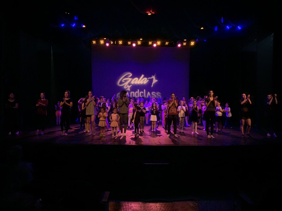 GrandClass1's tweet photo. É HOJEEEEEE! 

Gala Grand Class 2022!

Vcs estão preparados ???? https://t.co/eNxnF9TpBD