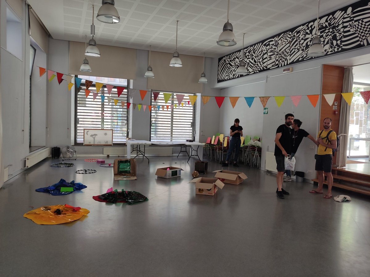 ExperimentemART's tweet photo. cloenda #desbrossantlaribera
#artieducació i #territori
#premisbarcelona2020
EBressol Portal Nou 0 a 3 anys
#elgeckoconbotas @fundacioelmila @CasalPou #EncircantelBarri
@fundaciobrossa #experimentemamblart
@bcncultura @Bcn_CiutatVella #culturaieducaciobcn https://t.co/E8MwCqxb6z