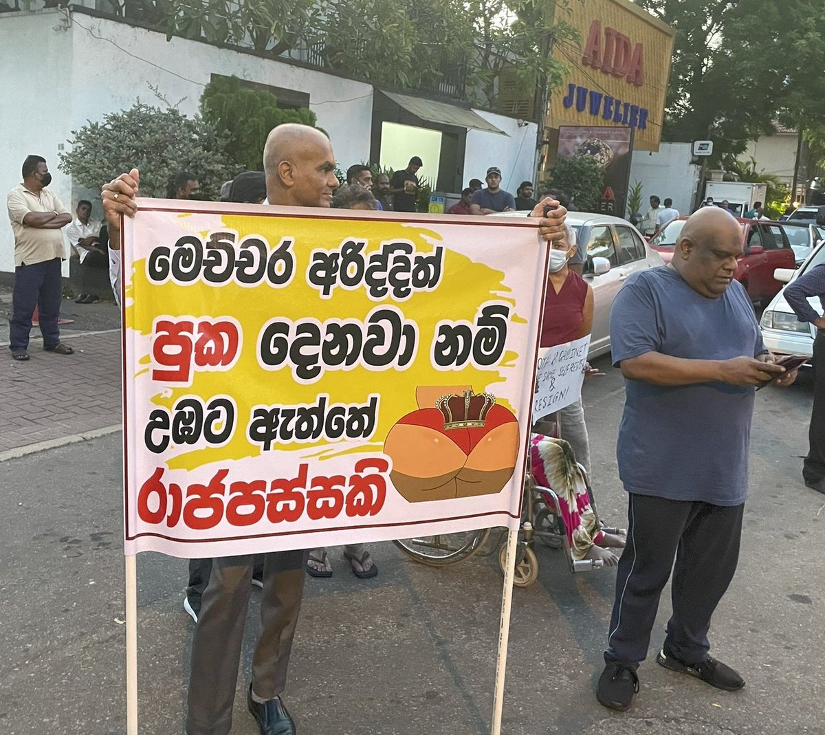 WasaamIsmail's tweet image. Man's got a point

📷 @kishankaru