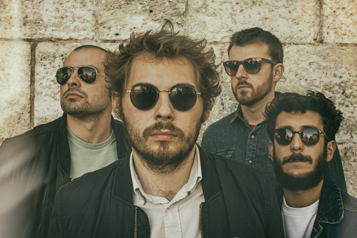 chasingfoxeshq's tweet photo. 📰 INTERVIEW 📰
https://t.co/atgiZEaE7W
On a rencontré @FeatherWebzine  pour parler de The Sun ☀ et c'était incroyable !

Un immense merci à eux et à @ClementDuboscq le boss ! 
🗞️I Read The News Today, Oh Boy !🗞️ https://t.co/nvGlzuCapm