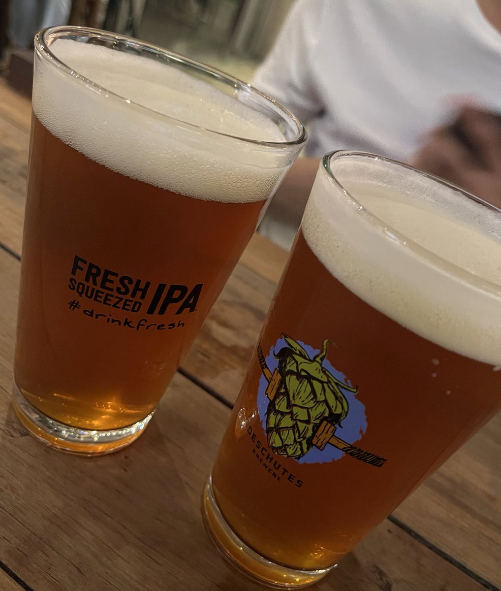 sz__binance's tweet photo. Relax muna kami ni @kuyabasherr 🍻 https://t.co/YuAnitGFj3