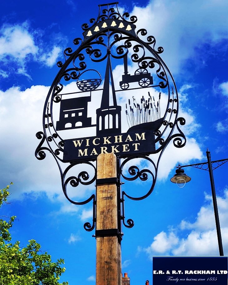 DebenMills's tweet photo. Check out the new village sign standing proud on the market square ๐
Youโll notice we are featured bottom left - the same position as before ๐
Well done to everybody involved especially John Horsnell for his attention to detail and enthusiasm
#rackhamsofwickhammarket https://t.co/qm3wW5KyU0