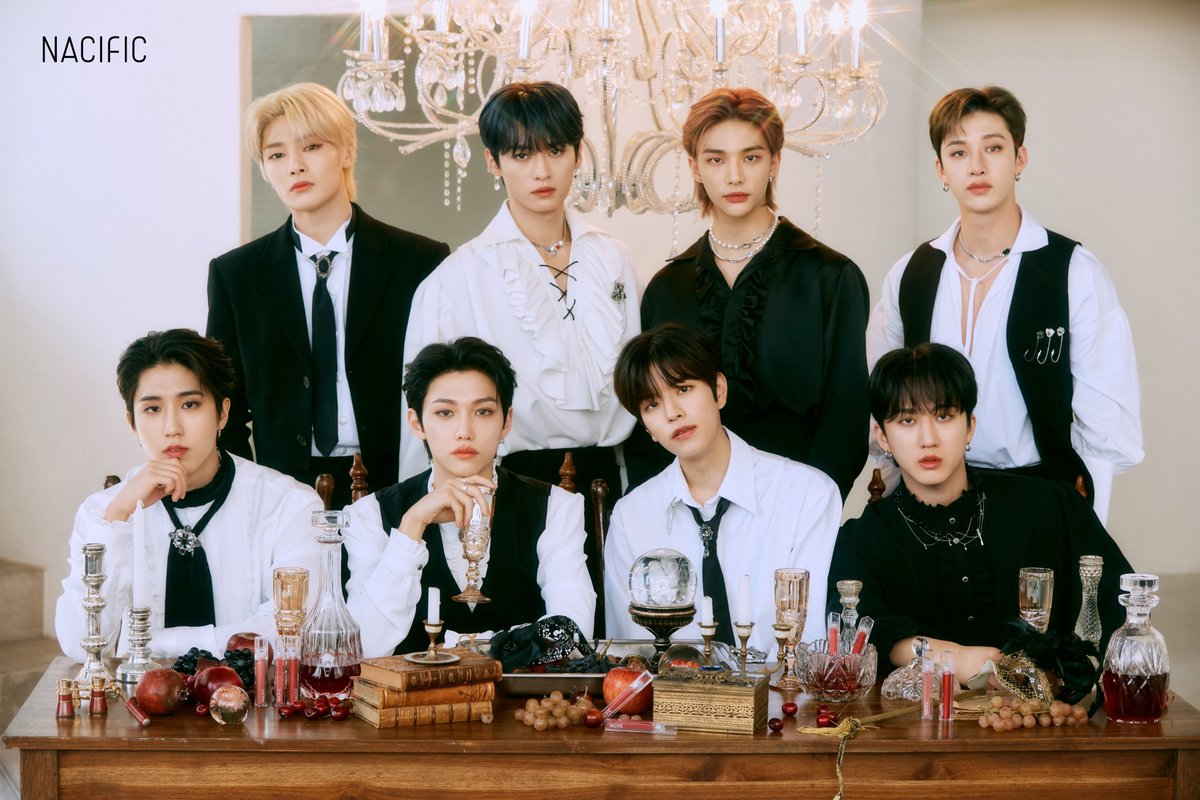 spoileredlife's tweet photo. 🔅Флірто-Тред🔅 Частина 2
Stray Kids та їхні пікап фрази, якби вони зустріли тебе🫦 https://t.co/THBng2TphT