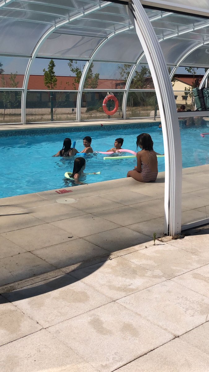 anemiliohurtado's tweet photo. ¿Puede haber una combinación más veraniega que Bici + Piscina?
#Campa22 #Verano #AdnEH #Duruelo #Segovia #CampamentoDeVerano #Naturaleza https://t.co/oBf3MrK6Ex