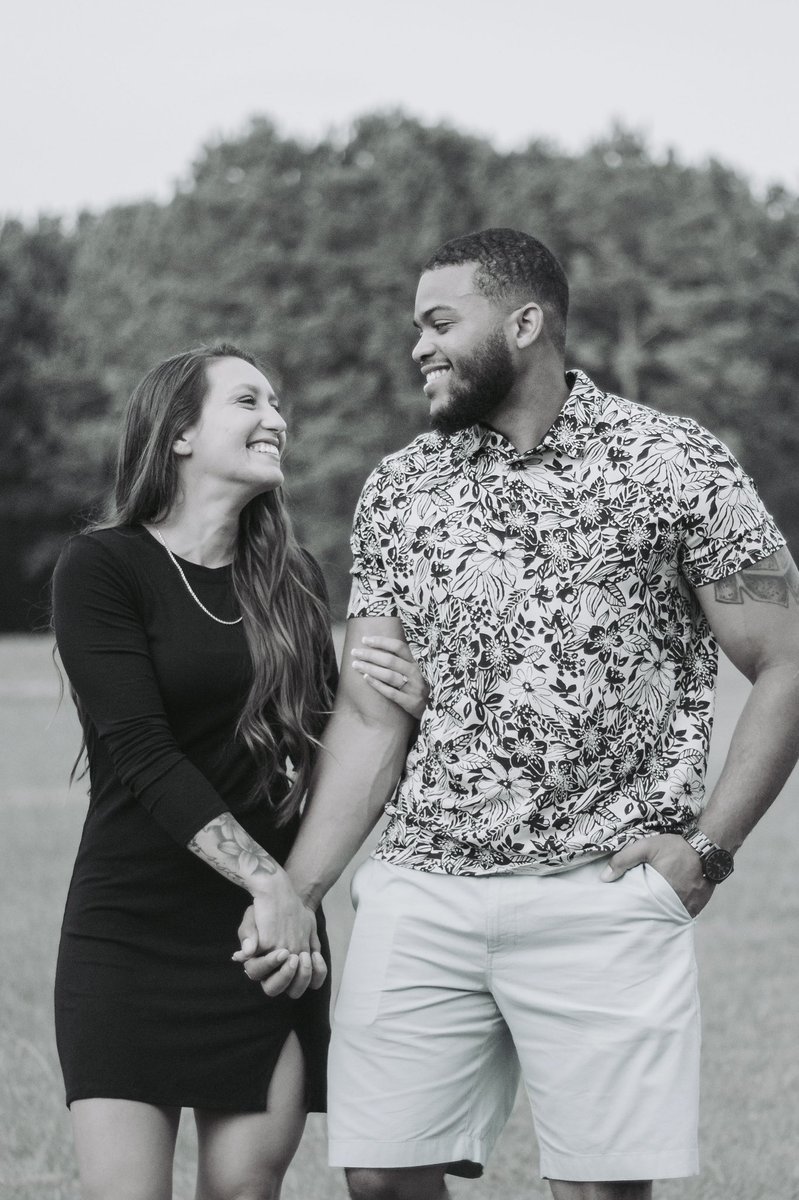 sabrobinson_'s tweet photo. after a crazy, busy, and insane freaking year @leeaky27 and i finally got our engagement photos taken and we got them back and literally balled my eyes out 🥹🫶🏼

♥️ lil sneak peak 👀 https://t.co/Je8kzN9kVA