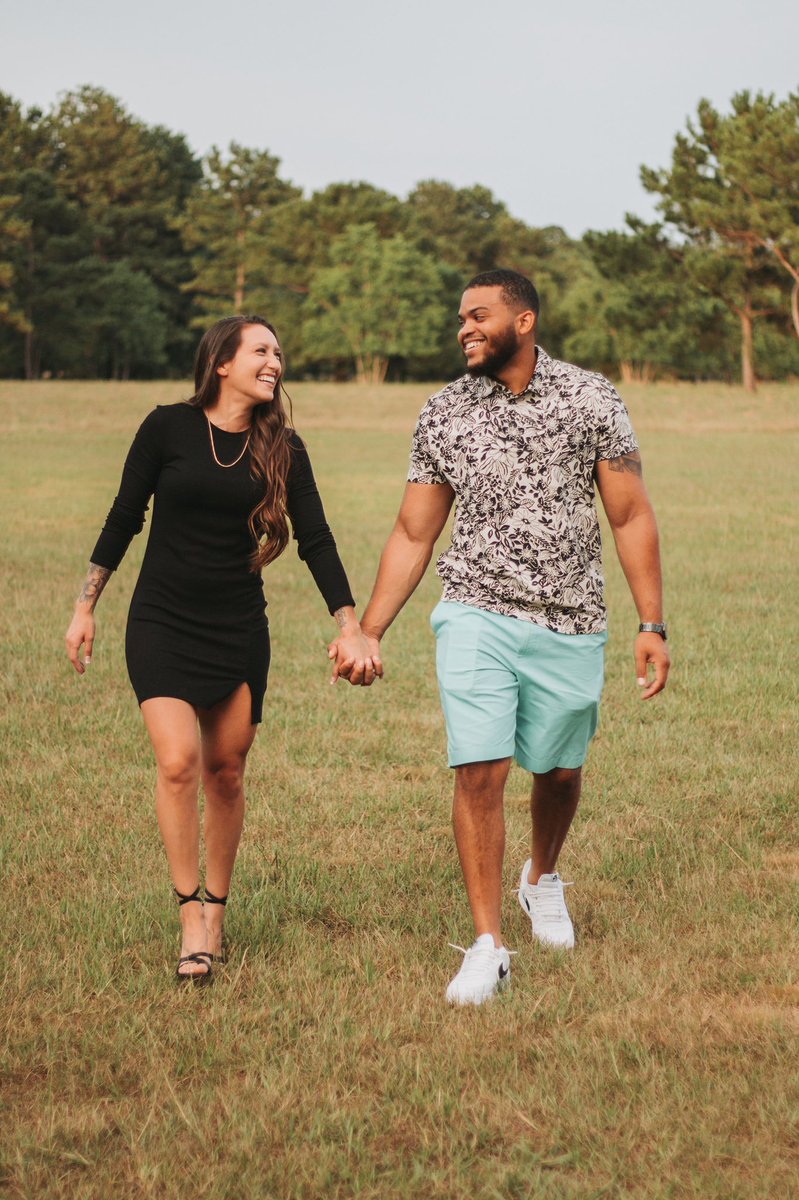 sabrobinson_'s tweet photo. after a crazy, busy, and insane freaking year @leeaky27 and i finally got our engagement photos taken and we got them back and literally balled my eyes out 🥹🫶🏼

♥️ lil sneak peak 👀 https://t.co/Je8kzN9kVA